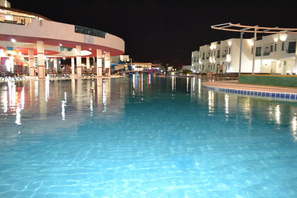 Sharm Holiday Resort Exteriör bild